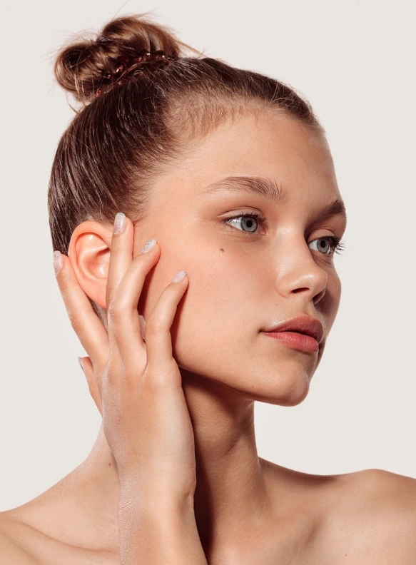 Modelka po zabiegach kosmetologicznych w Jaśle w Lauderm - zdjęcie główne 1/3